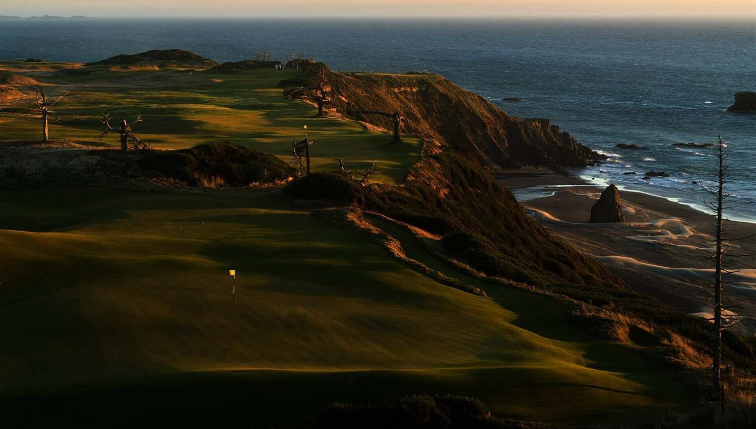 Coastal holes at Sheep Ranch golf course overlooking the Pacific at Bandon