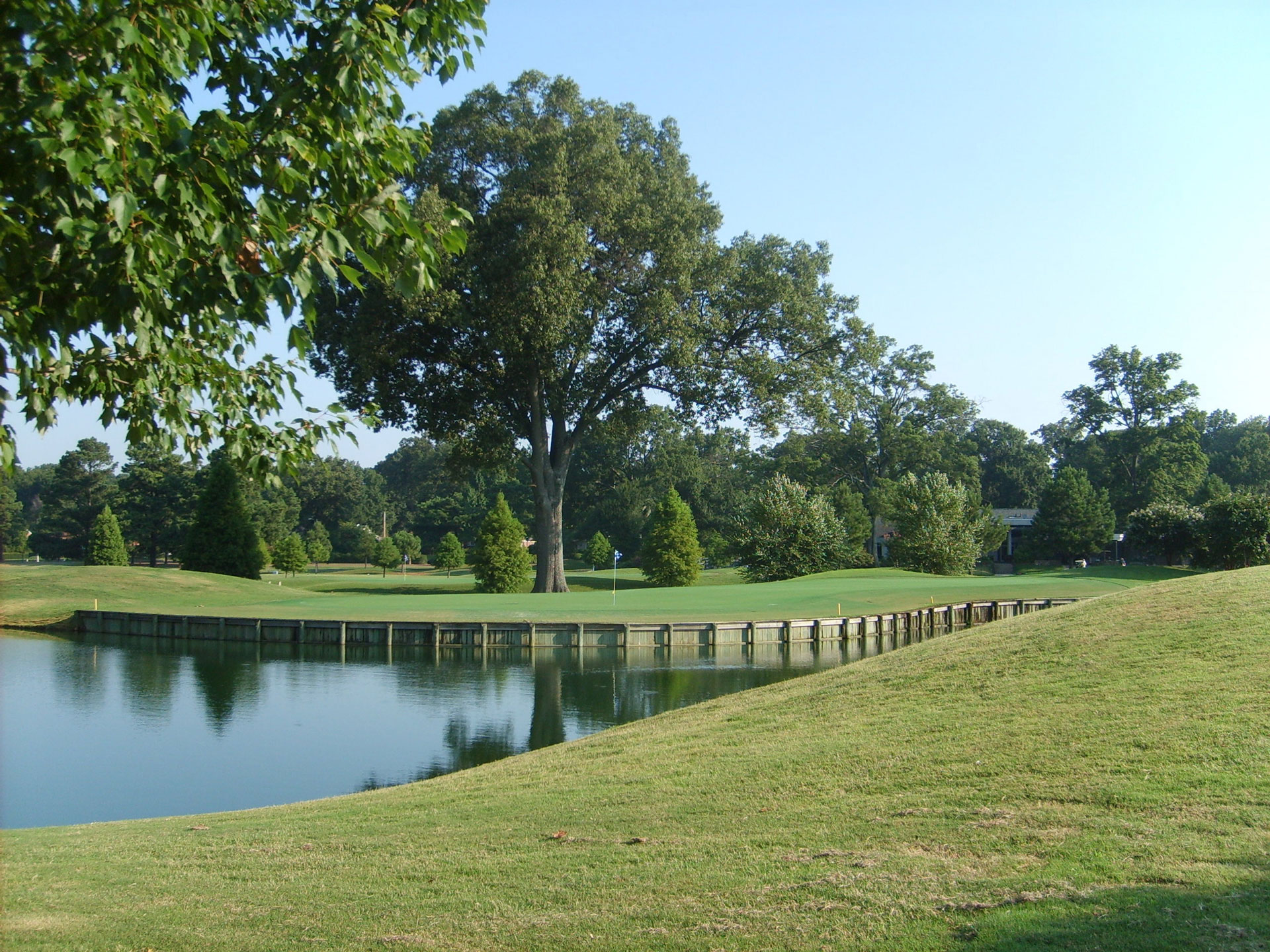 Putting green and water hazard at The Links at Galloway, Memphis Public Links.