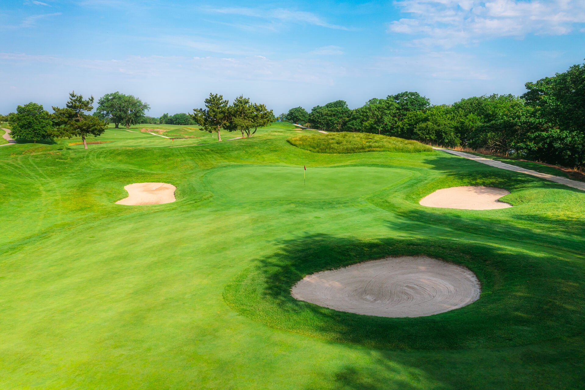 Green and bunkers at Ron Jaworski's RiverWinds Golf Club in West Deptford, New Jersey